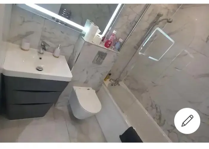Lovely 2-Bedrooms With Free Parking
