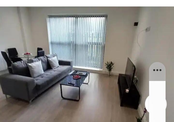 Lovely 2-bedrooms With Free Parking *
